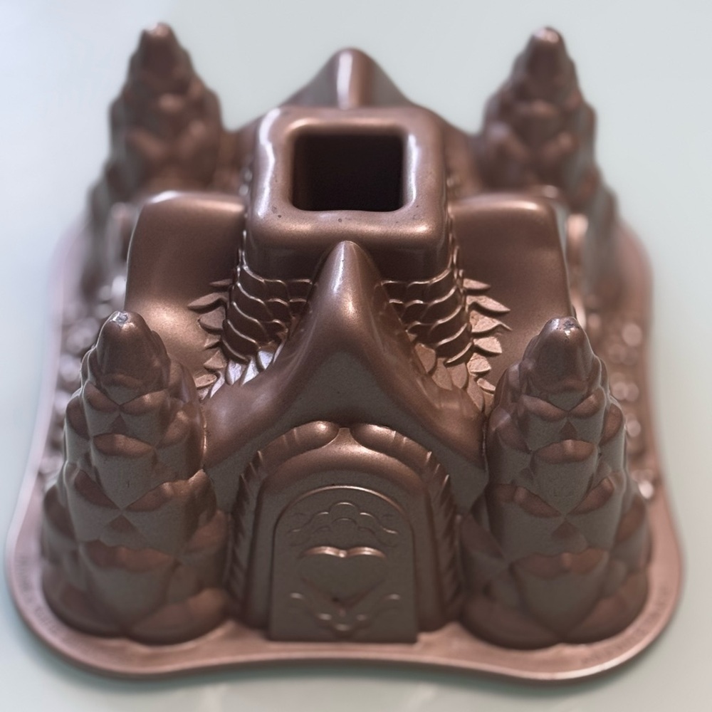 {Nordic Ware} Hansel & Gretel Fairytale Cottage Bundt Pan, Non-Stick, 10 Cups